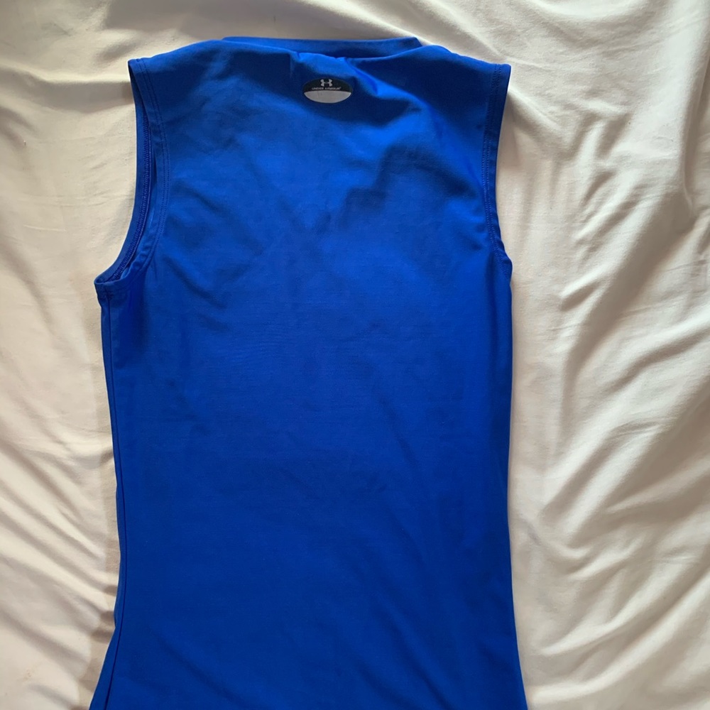 Under Armor workout tee! - Picture 2 of 3